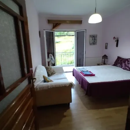 Bed & Breakfast Feel The Nature Gjirokastër